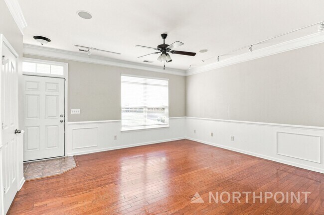 Building Photo - 9311 Greenheather Dr