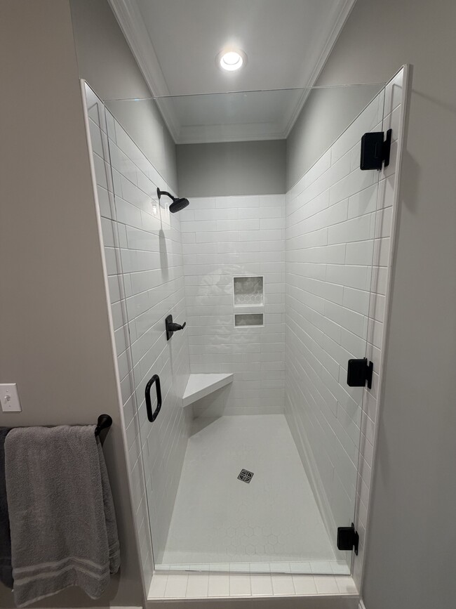 Building Photo - 955 Oakwood Estates Dr