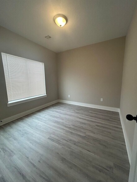 Building Photo - 12803 E Blake St