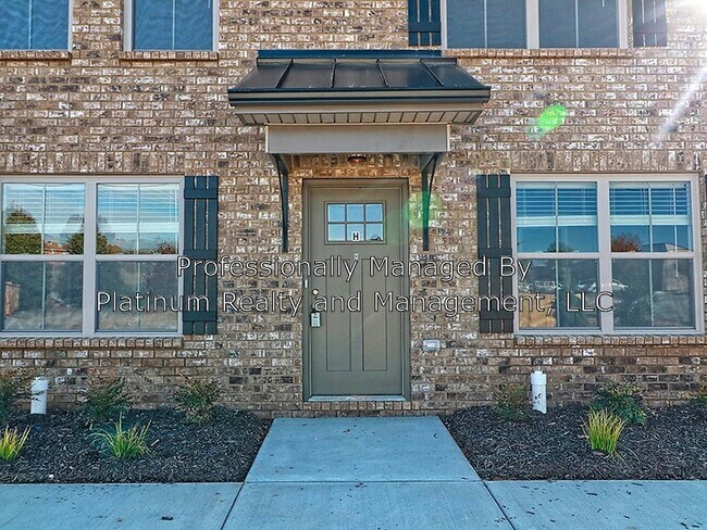 Building Photo - 325 Landrum Pl