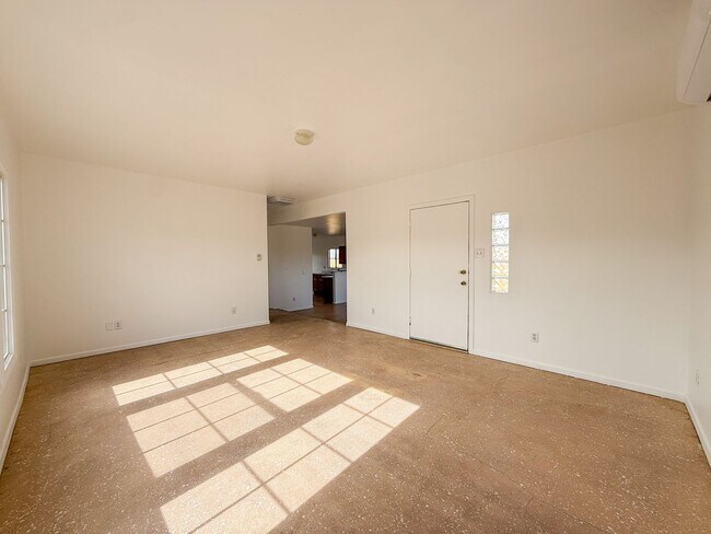 Building Photo - 29 Palms home in desired Indian Cove neigh...