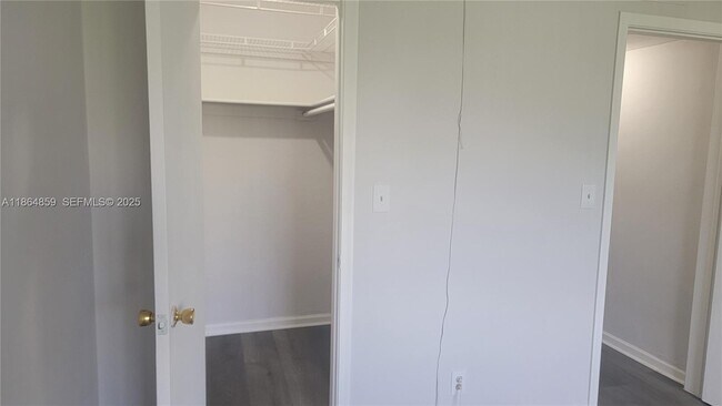 Building Photo - 4165 SW 67th Ave