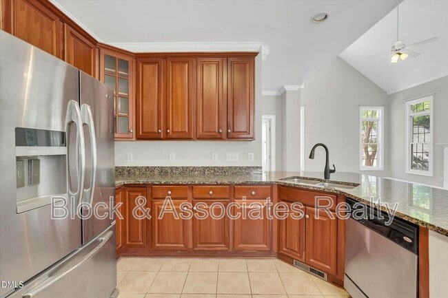 Building Photo - 109 Old Savannah Dr