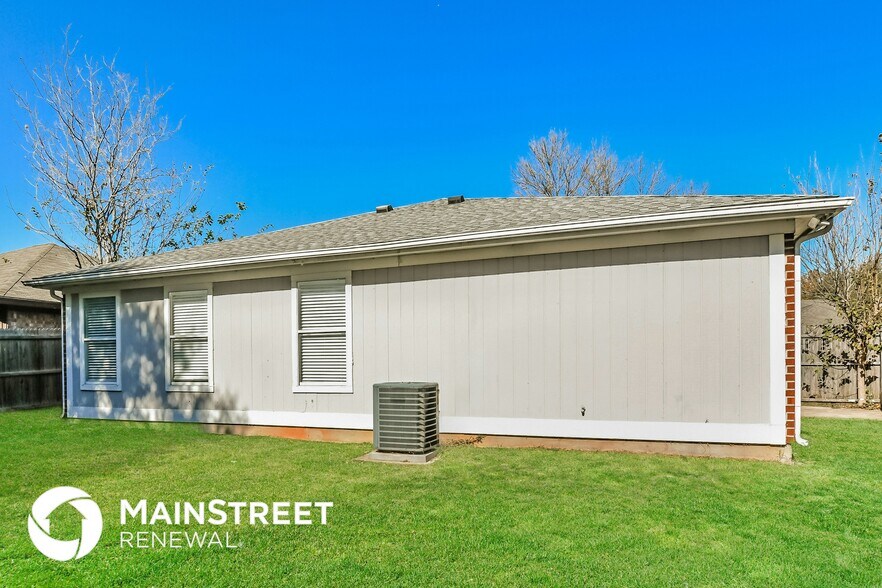 Building Photo - 1359 Lincolnshire Way