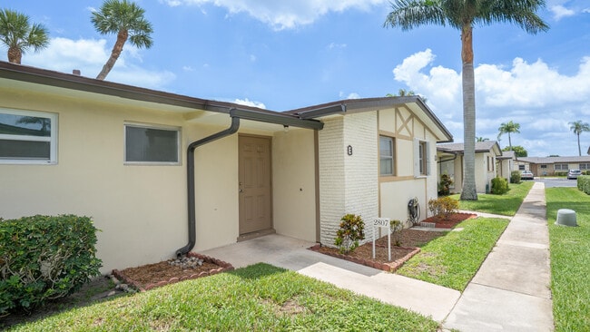 Primary Photo - 2807 Ashley Dr W