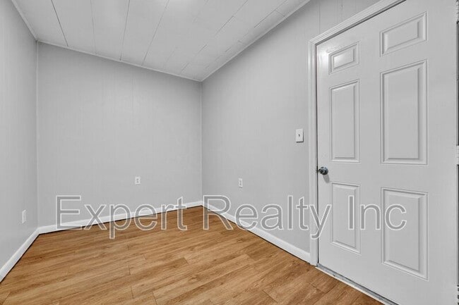 Building Photo - 616 Rutledge Dr