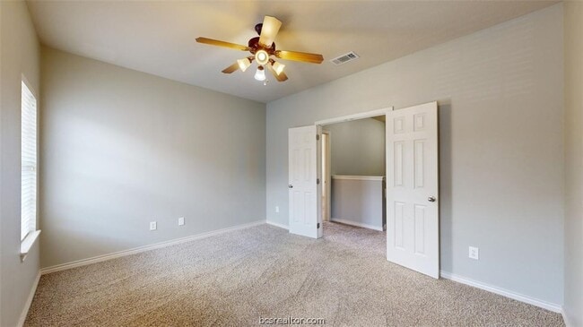 Building Photo - 211 Forest Dr Loop