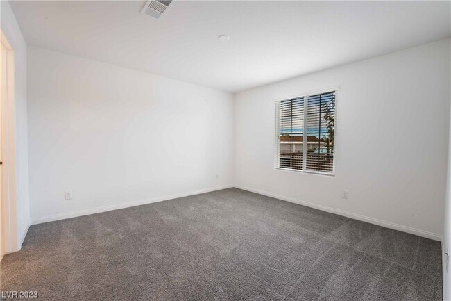 Building Photo - 623 Sedum Ave.
