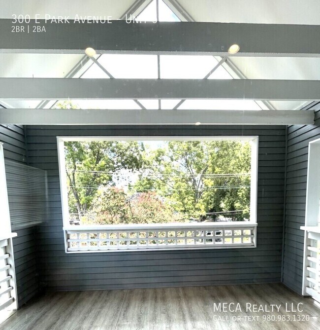 Building Photo - 300 E Park Ave