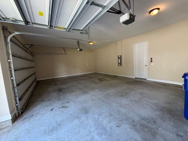 Building Photo - Spacious 4BR/3BA Home with 3-Car Garage, Bonus Office & Covered Patio in St Johns!