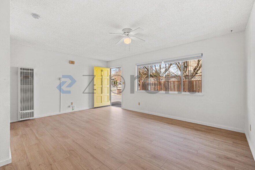 Building Photo - 12 Post St