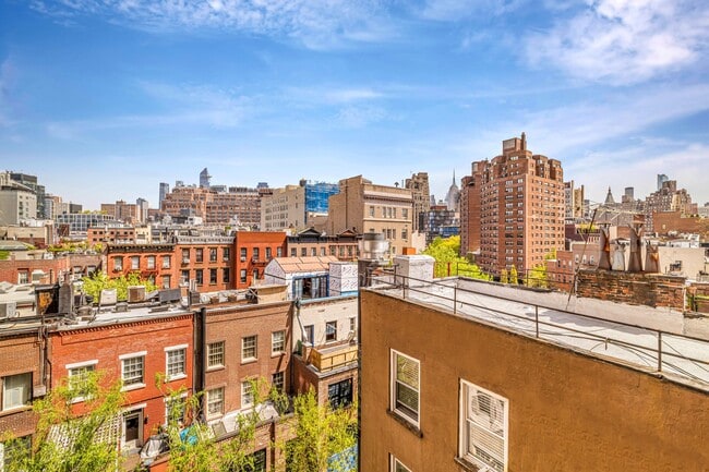 Building Photo - 299 W 12th St