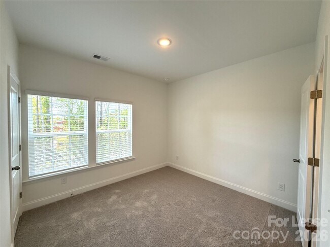 Building Photo - 3220 Butler Hl Dr