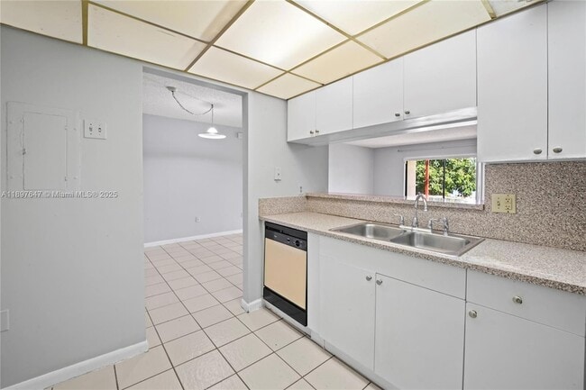 Building Photo - 8530 SW 149th Ave