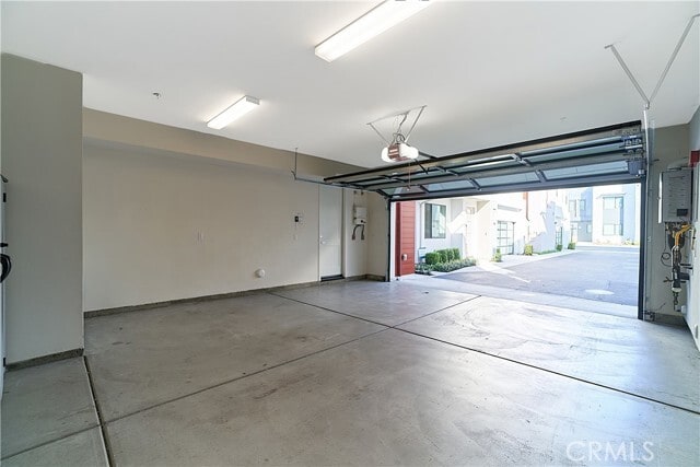 Building Photo - 6 Transport