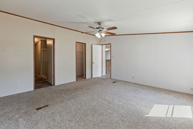 Building Photo - 183 Aquarius Rd