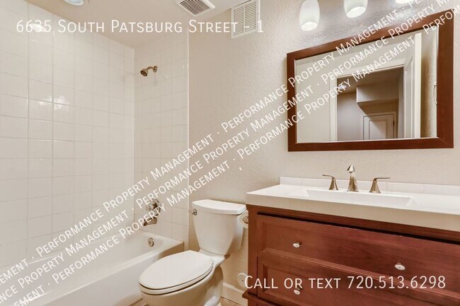 Building Photo - Beautiful Beacon Point Townhome