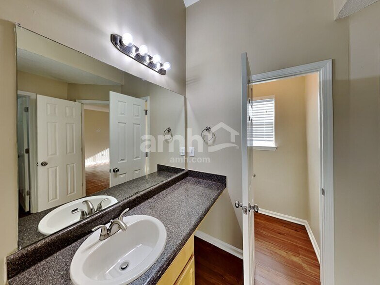 Building Photo - 3555 Spring Mesa Dr