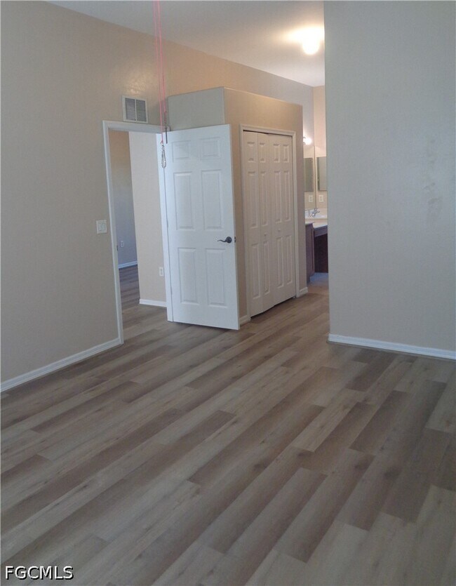 Building Photo - 2463 Nature Pointe Loop