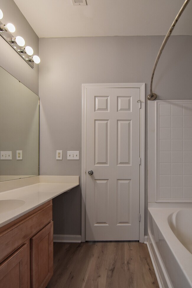 Building Photo - 222 Brookshire Rd