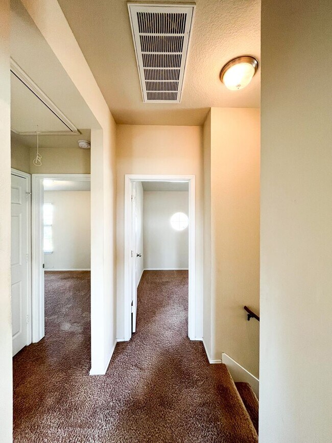 Building Photo - Available NOW!!!! This gorgeous home is located in The Landing Subdivision in Killeen. This home ...