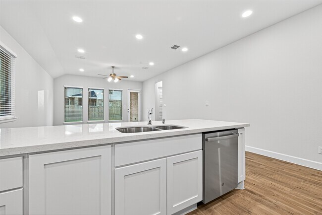 Building Photo - 14727 Band Tailed Pigeon Ct