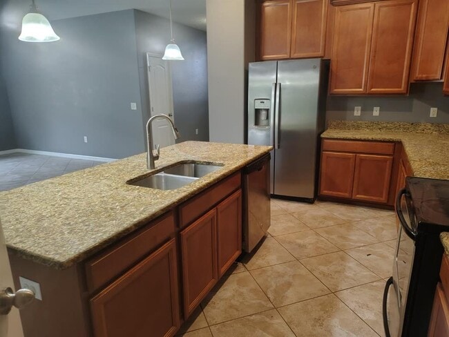 Building Photo - 2288 Grantham Ave