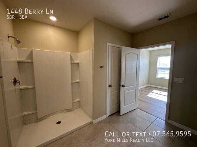 Building Photo - 1448 Berry Ln