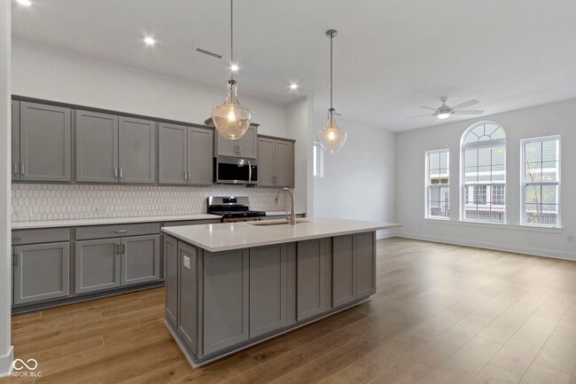 Building Photo - 549 Gilder Dr