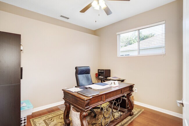 Building Photo - 8982 Founders Cir