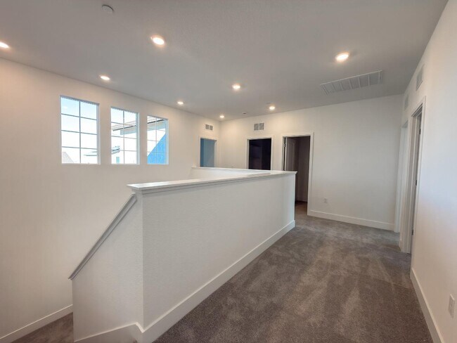 Building Photo - 2848 Dapper St
