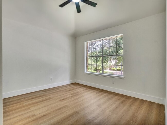 Building Photo - 246 Cedar Elm Ln