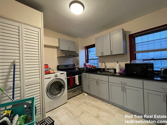 Building Photo - 871 Harrison Ave