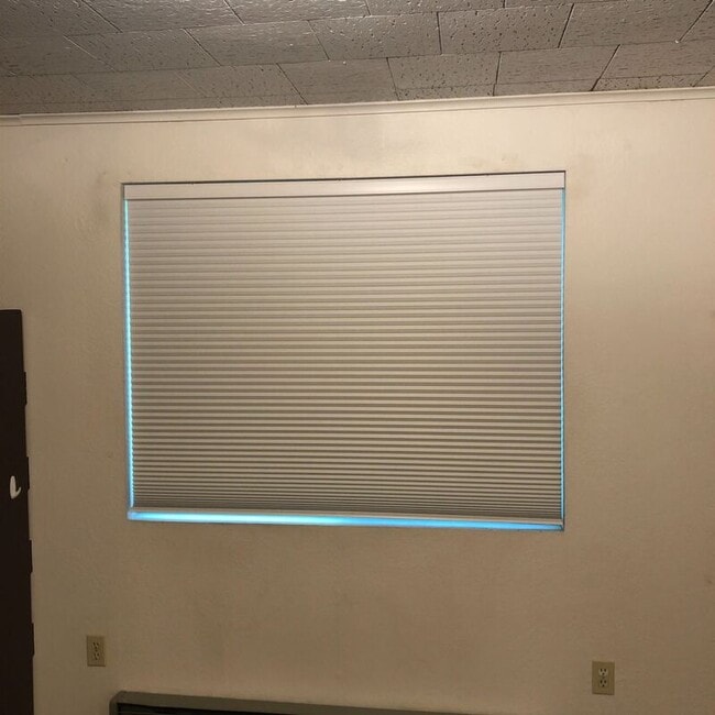 Building Photo - 161 B St