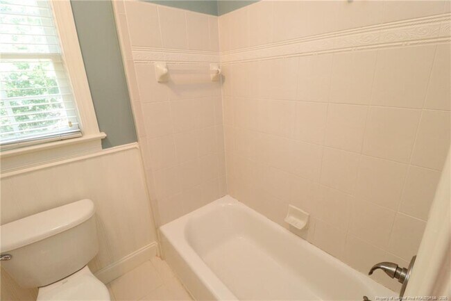 Building Photo - 110 Guymon Ct