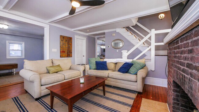 Building Photo - 26 S Oakland Ave