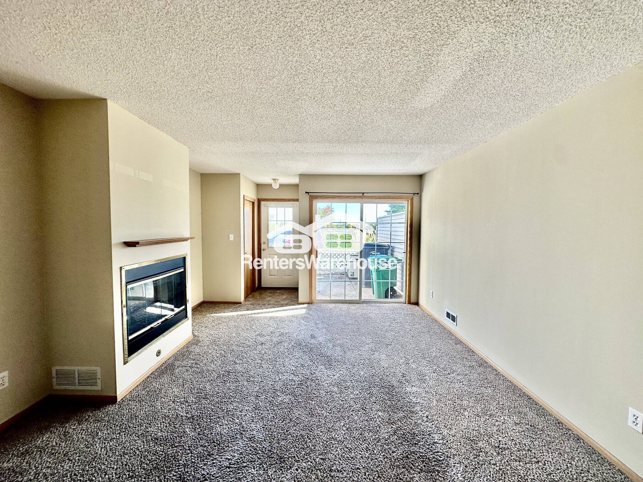 Building Photo - 1321 SE Delaware Ave