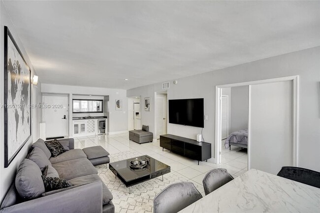 Building Photo - 3725 S Ocean Dr