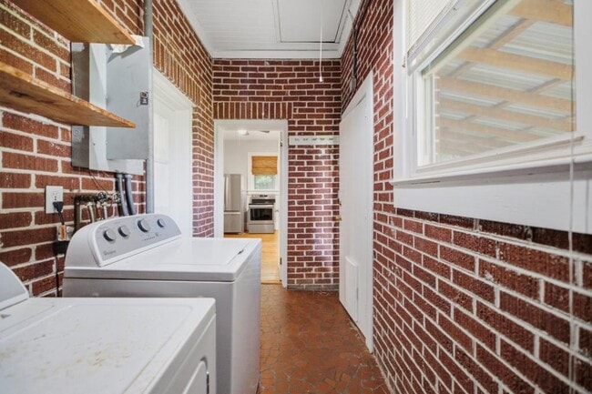 Building Photo - 108 Cullum St