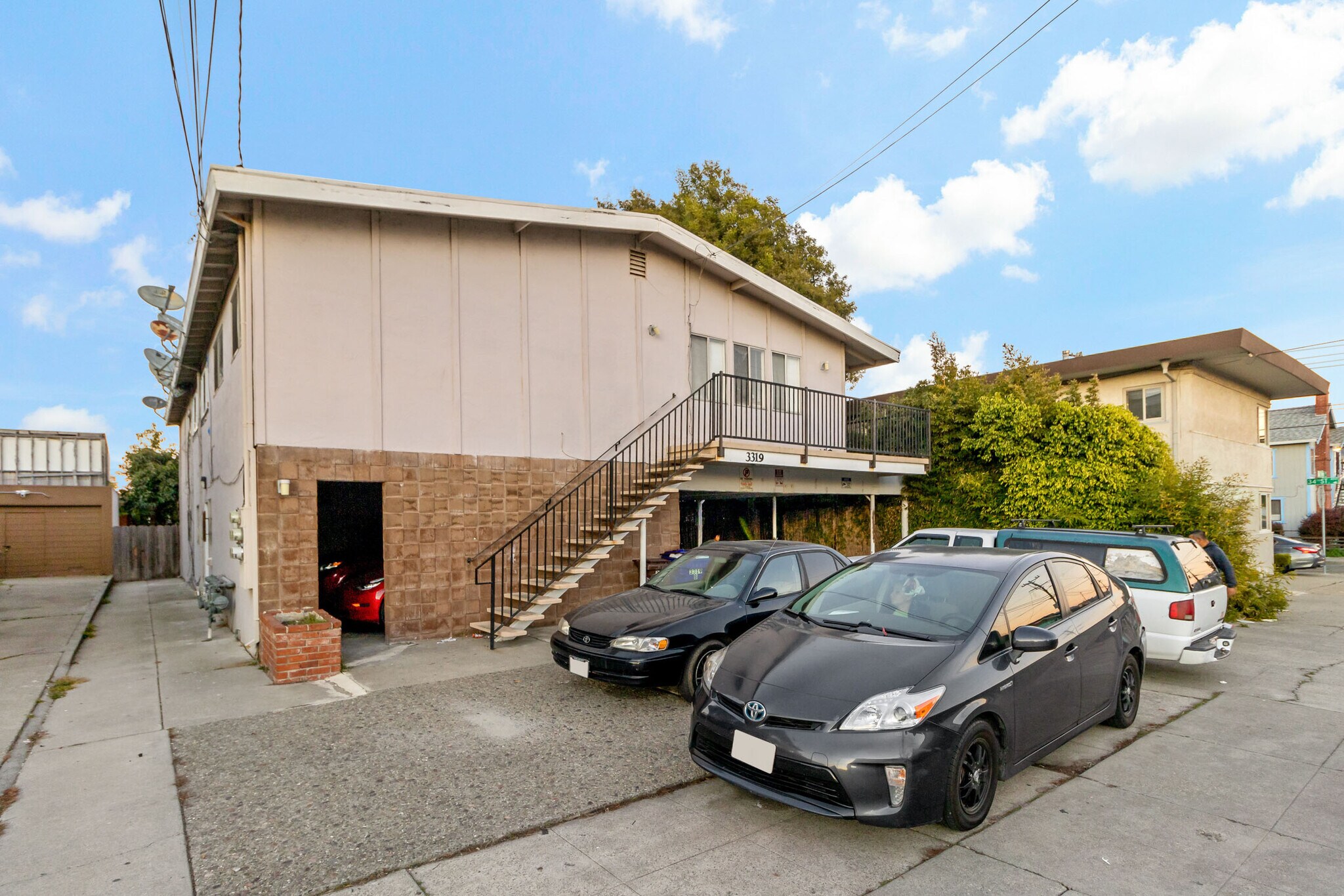 Building Photo - 3319 Nevin Ave