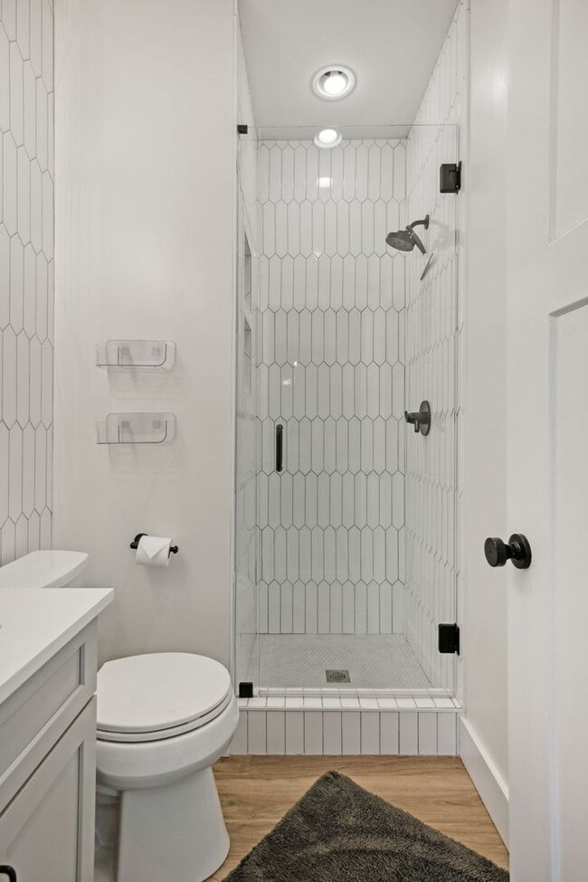 Building Photo - Furnished short term rental home with all utilities included