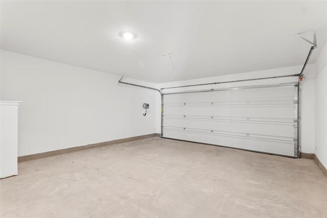 Building Photo - 625 Waterway Ave