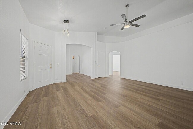 Building Photo - 8868 W Laurel Ln