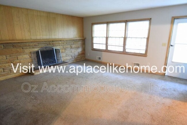 Building Photo - 7820 Arlington Ave