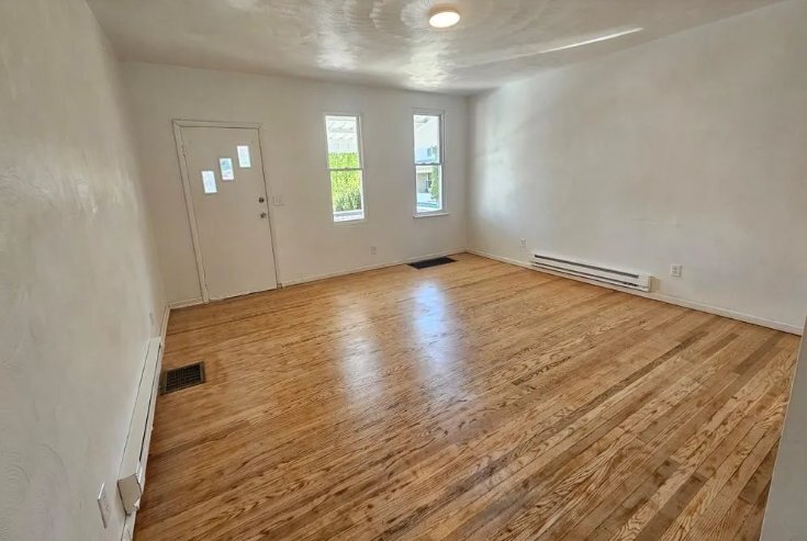 Building Photo - 807 Hazlett Ave