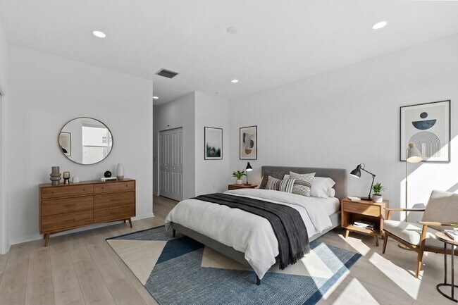 Building Photo - 4404 Longwood Lk Sq