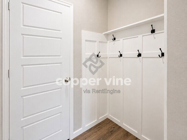 Building Photo - 510 W 175th Pl