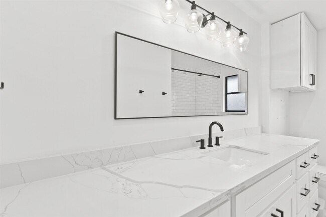 Building Photo - 2703 Tannehill Dr