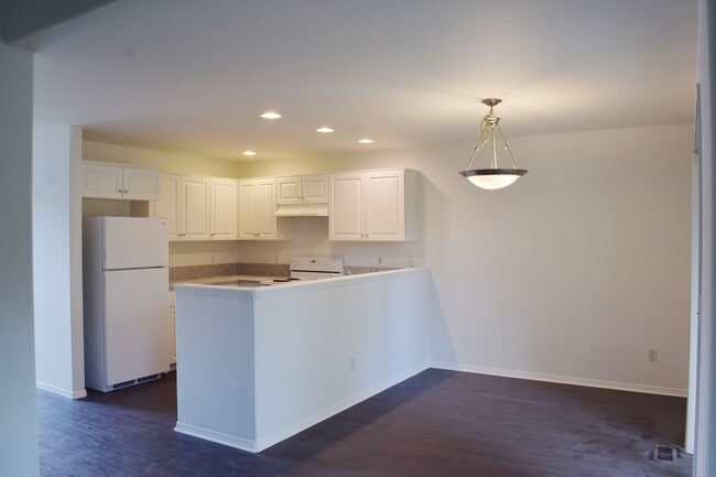 Building Photo - Beautiful, 3 Bed 1.5 Bath Home In Willamet...