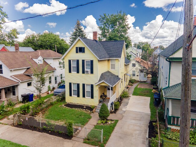 Building Photo - 2051 W 45th St